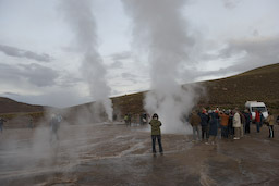 Touris im Geysir